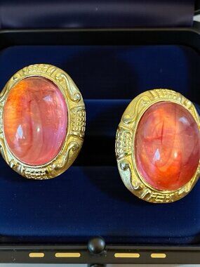 Vintage 80s Art Glass Cabochon Earrings Gold Tone Egyptian Revival Etruscan Clip
